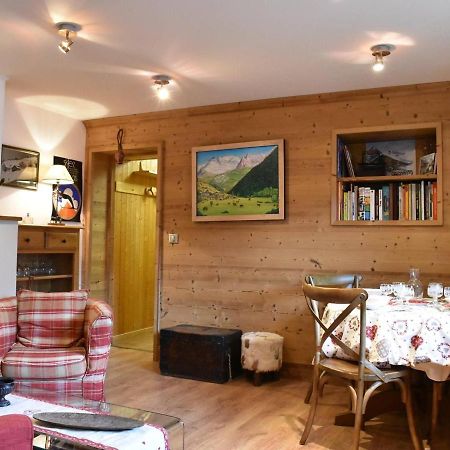 Appartement Cosy Avec Cheminee, Terrasse Et Parking, Proche Pistes Et Commerces - Meribel - Fr-1-180-552 Exterior photo